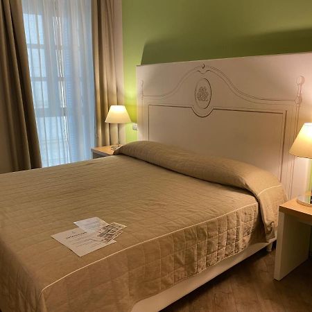Hotel Monteverde アックイテルメ エクステリア 写真