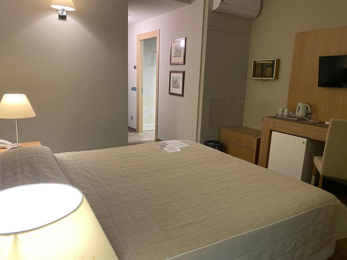 Hotel Monteverde アックイテルメ エクステリア 写真