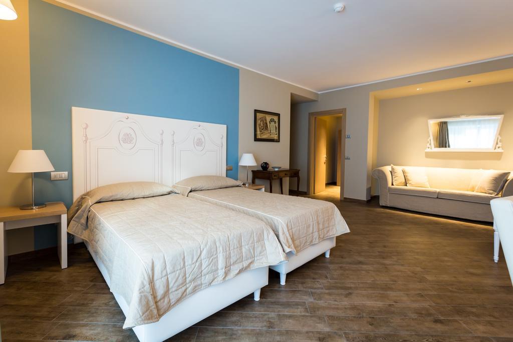 Hotel Monteverde アックイテルメ エクステリア 写真