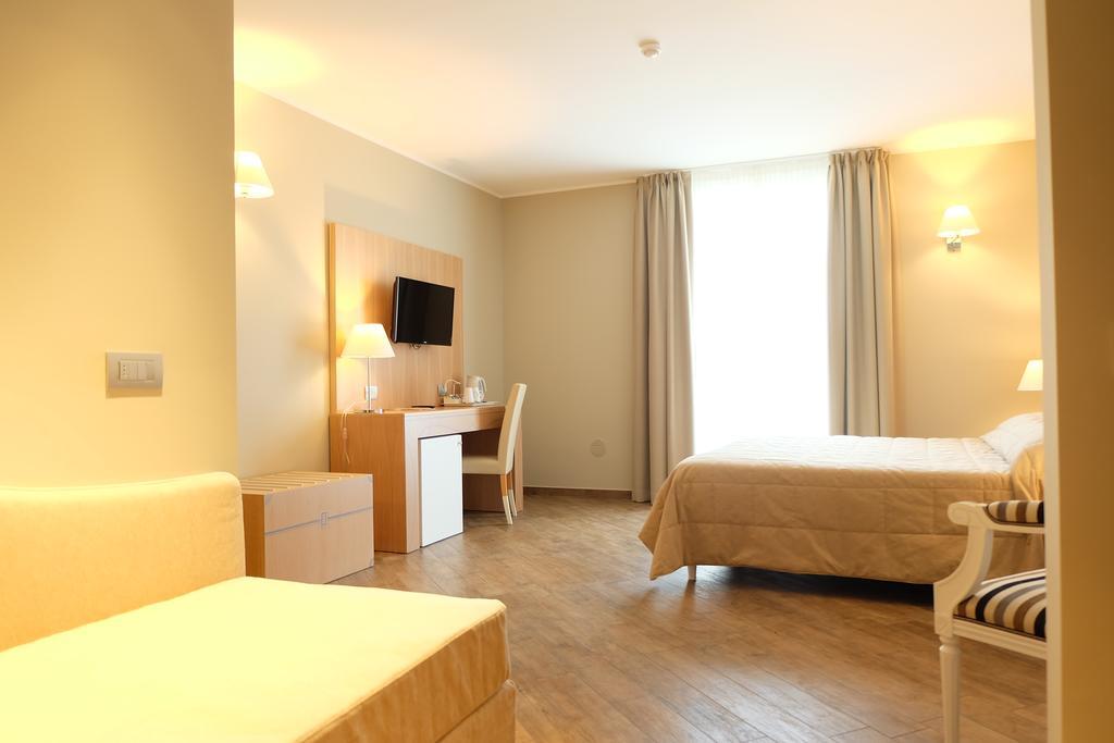 Hotel Monteverde アックイテルメ エクステリア 写真